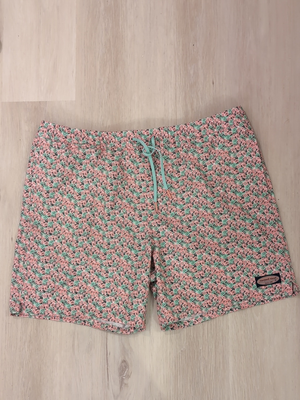 Vineyard Vines Men's Pink & Mint Floral Swim Trunks